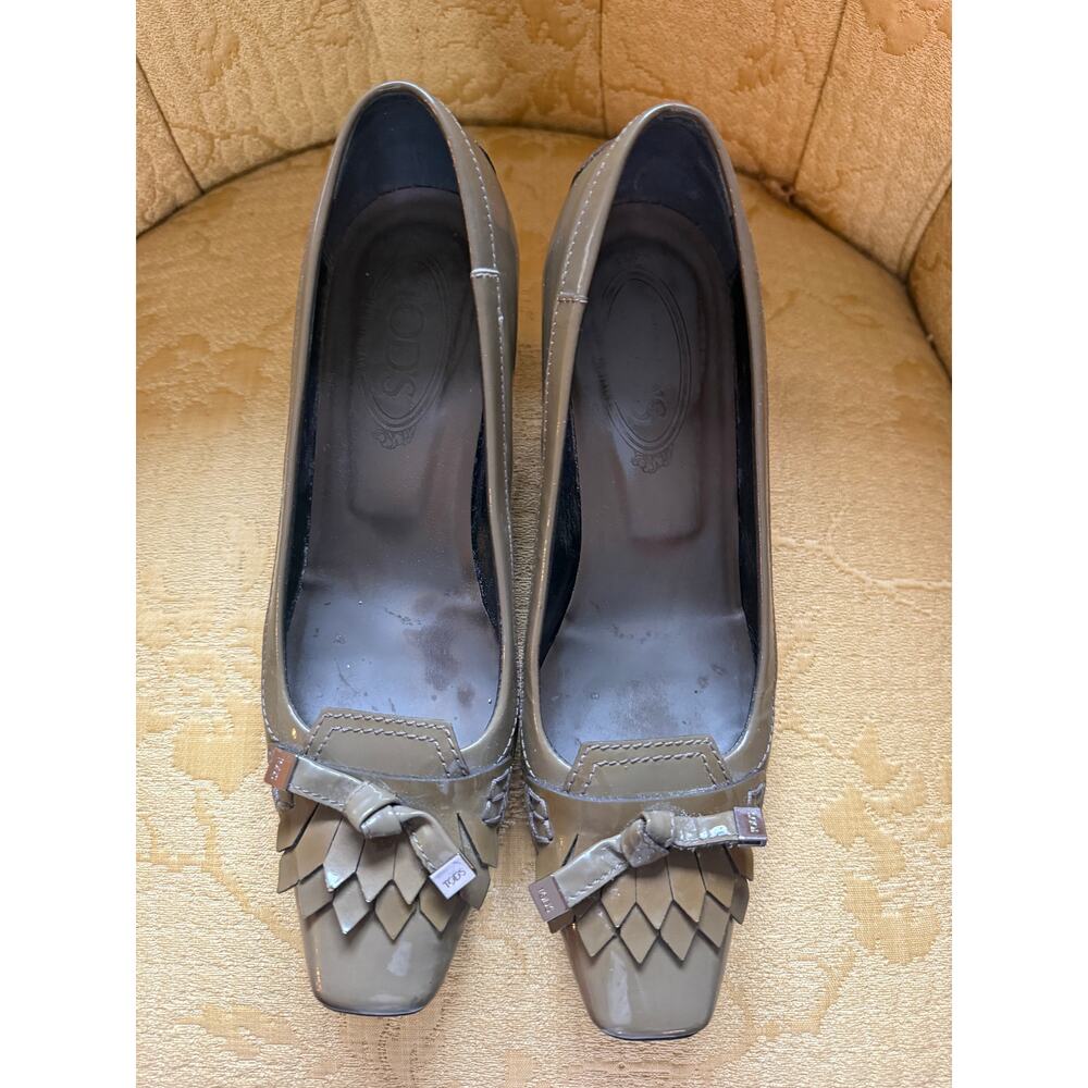 Tod's Italy Patent Leather Kiltie Pump Square Toe Taupe Size 8
